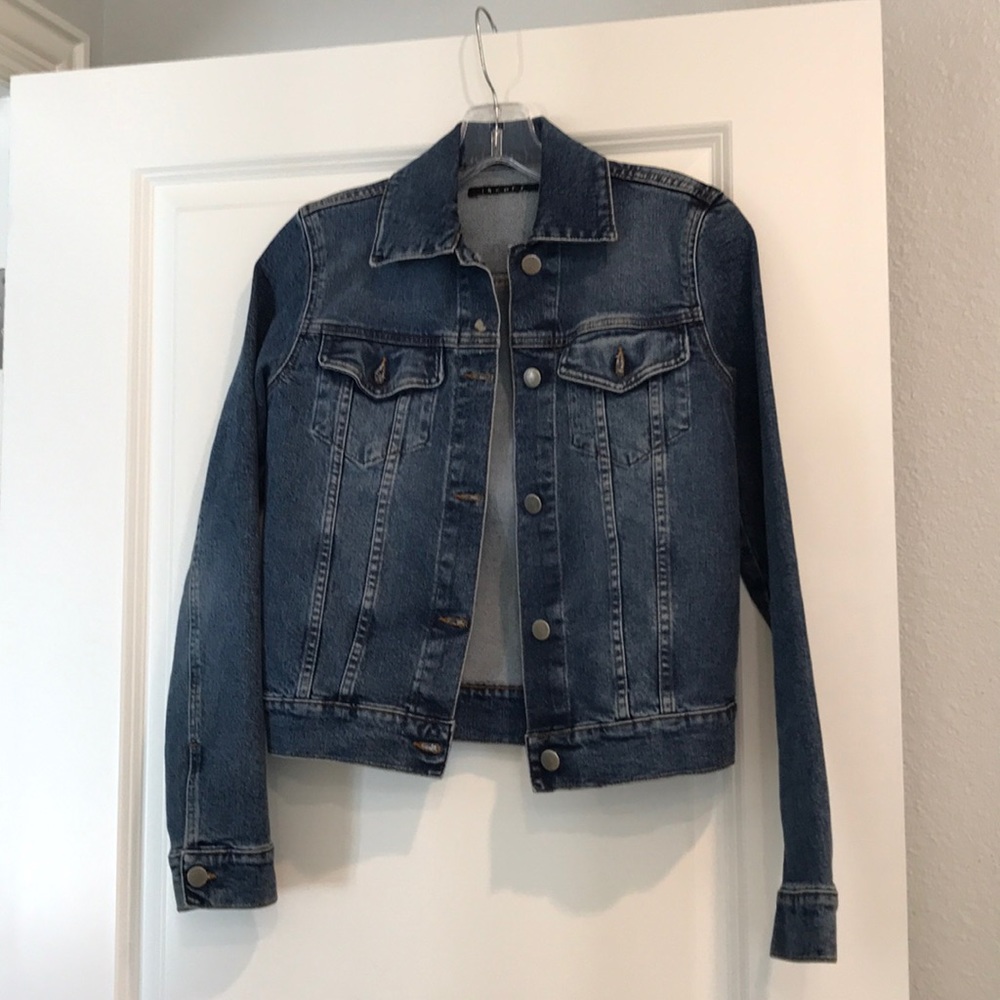 Theory blue jean jacket in excellent condition